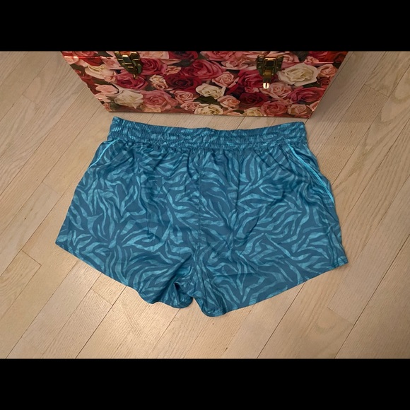 🌸Juicy Couture shorts🌸 - Picture 3 of 5